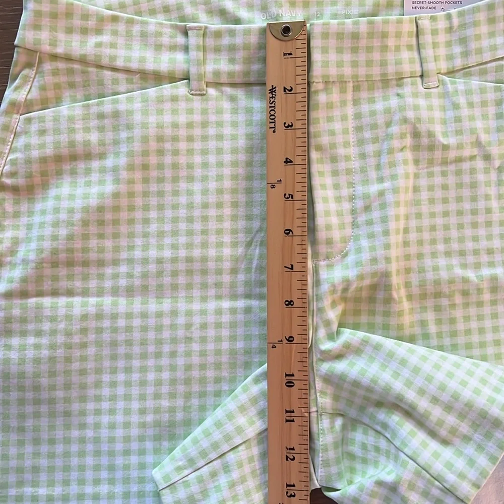 NWT OLD NAVY High-Waisted Pixie Trouser Shorts Green Gingham 5” inseam size 12